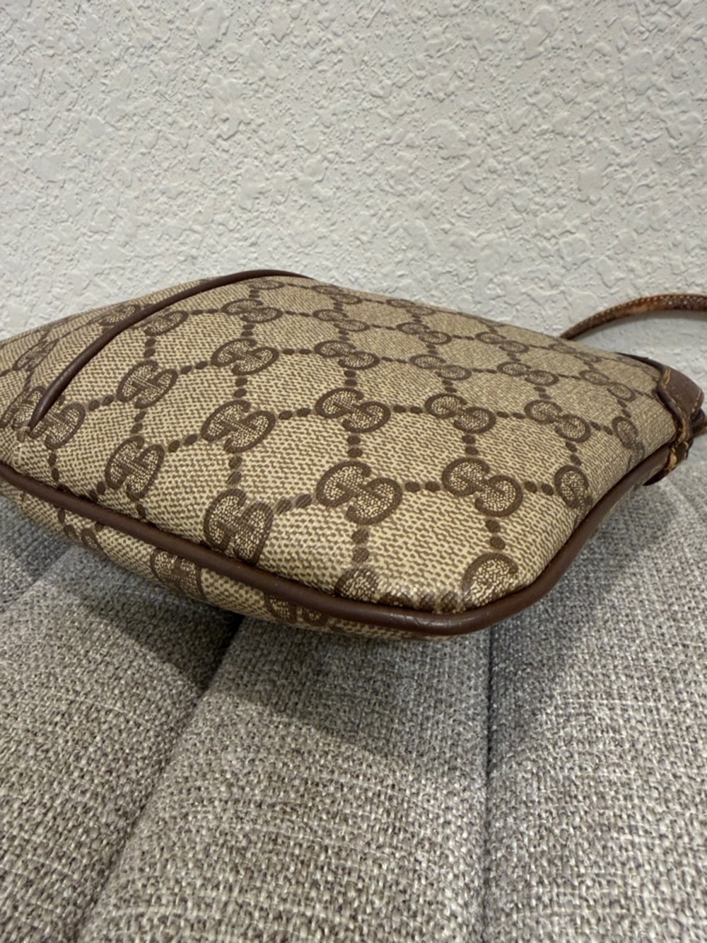 Gucci Beige/Brown GG Canvas Crossbody with Green-Red Web - Picture 6 of 11